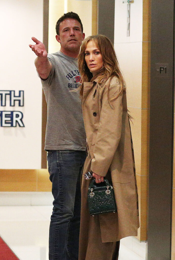 ben affleck jennifer lopez stop 82800853 niD6SX