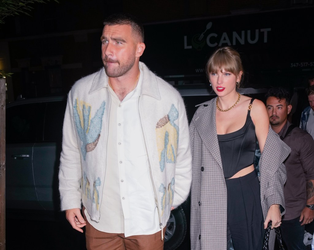 travis kelce taylor swift arrive 62420371 ywq6jn