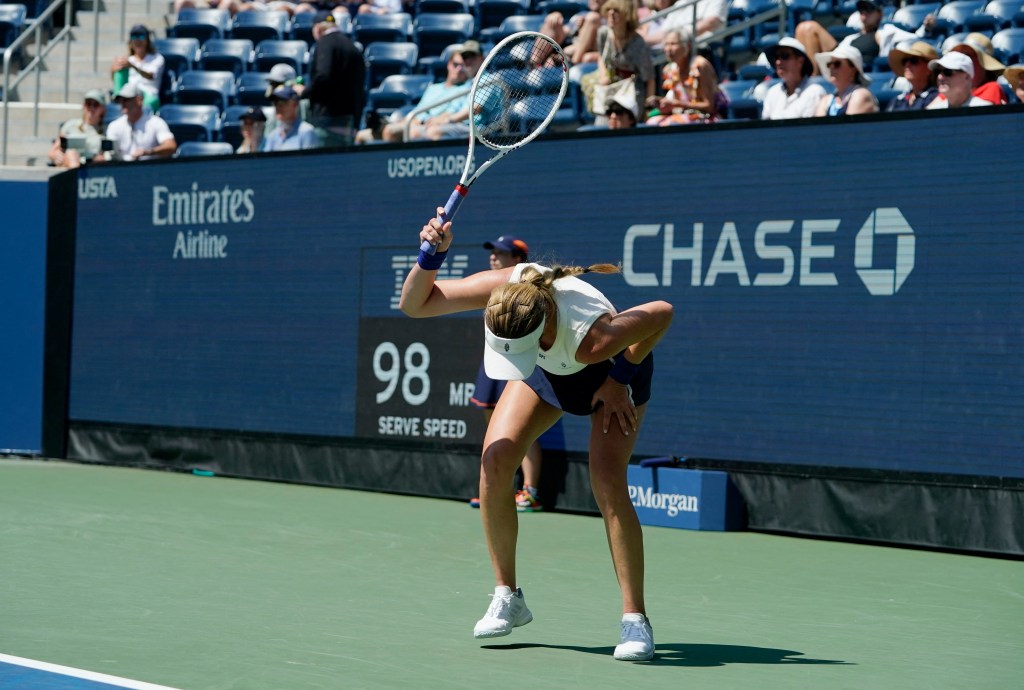 usas danielle collins smashes racquet 88365104 2X4W65