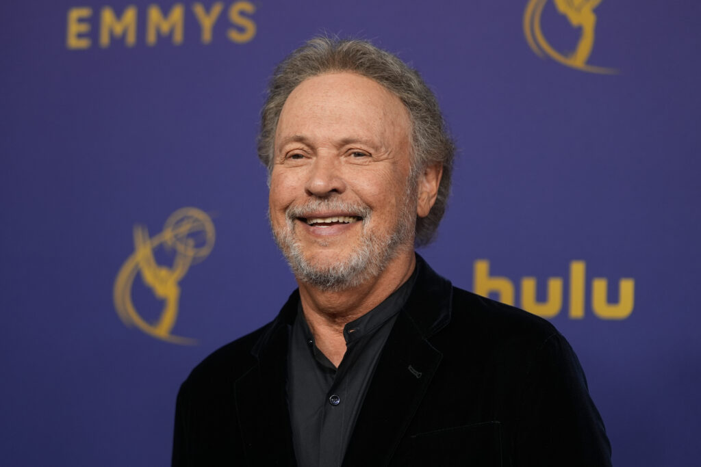 billy crystal arrives 76th primetime 89770827 OiDzfi