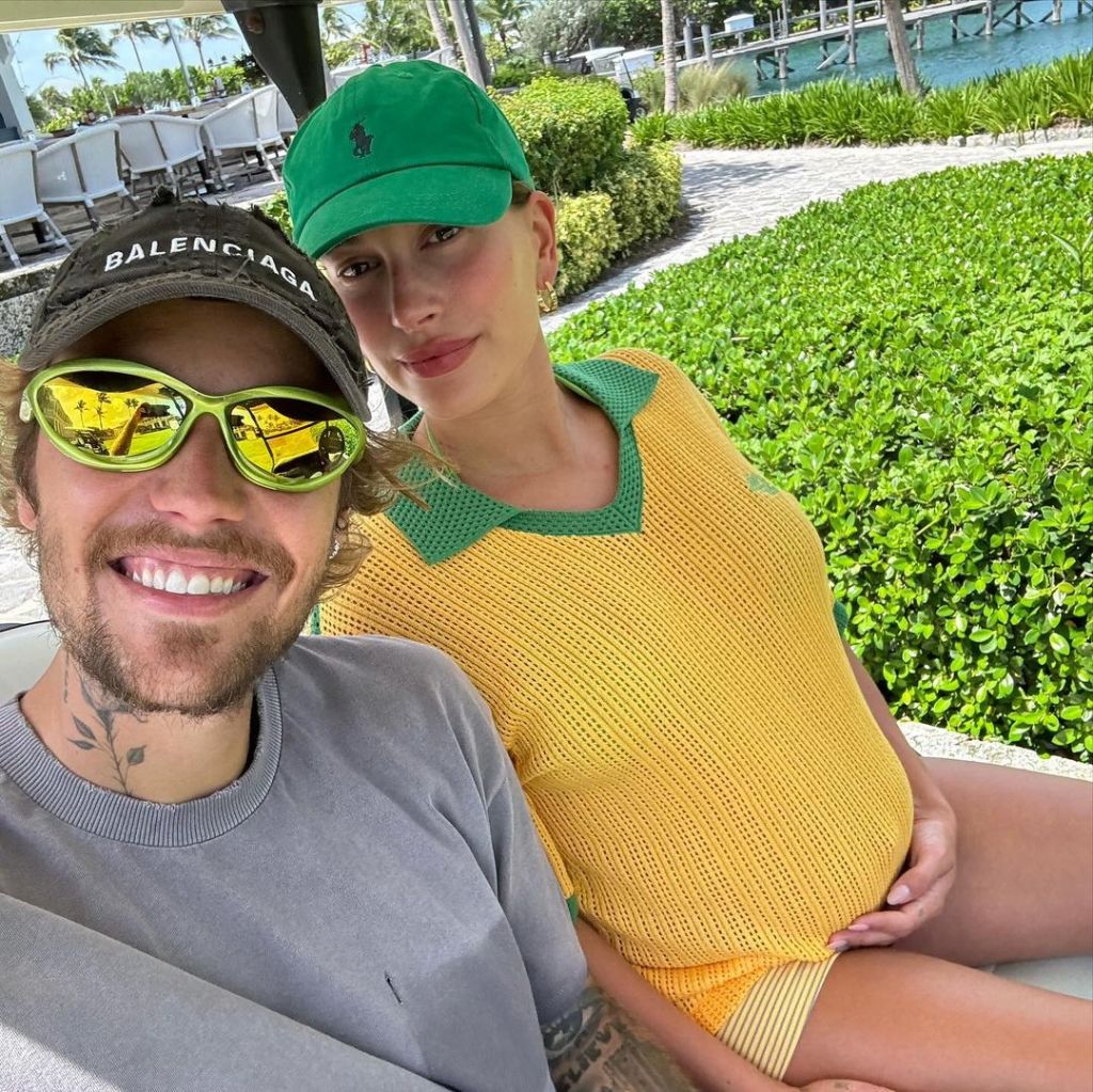 Hailey Bieber shows off diamond ‘mom’ ring two weeks after giving birth to baby Jack 1 justin bieber snaps selfie pregnant 86160298 kdaP1j