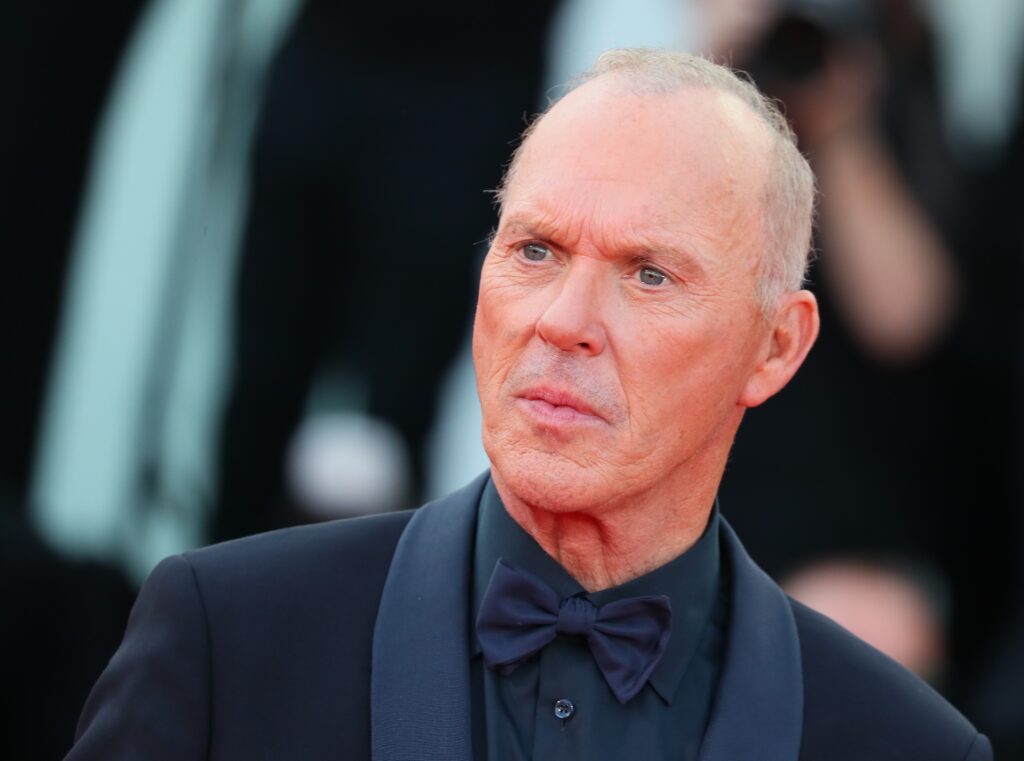 michael keaton attends red carpet 88444631 doAznK