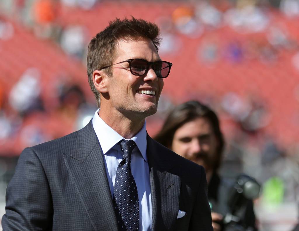 nfl legend tom brady smiles 89273250 C4hRge