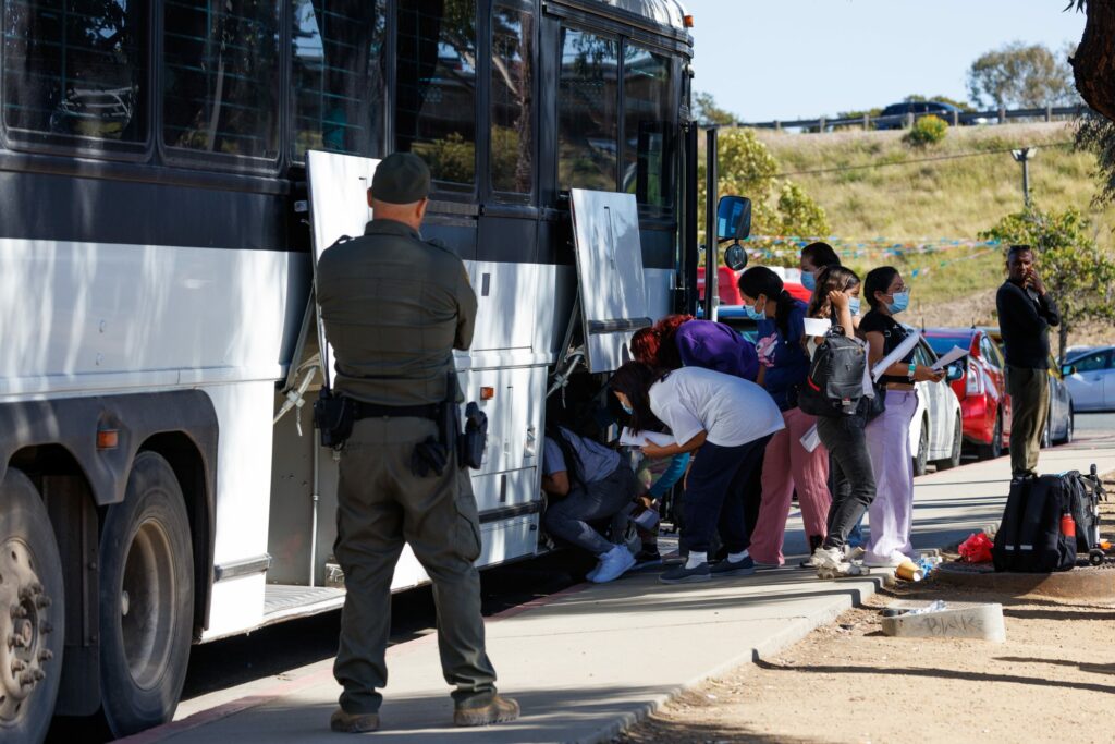 040924 Iris Transit Center San Diego Migrants 003 e1729725210986 1HfqqI