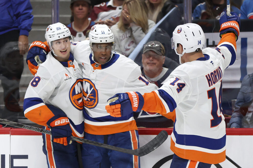 11 new york islanders congratulated 91640332 twxH6T