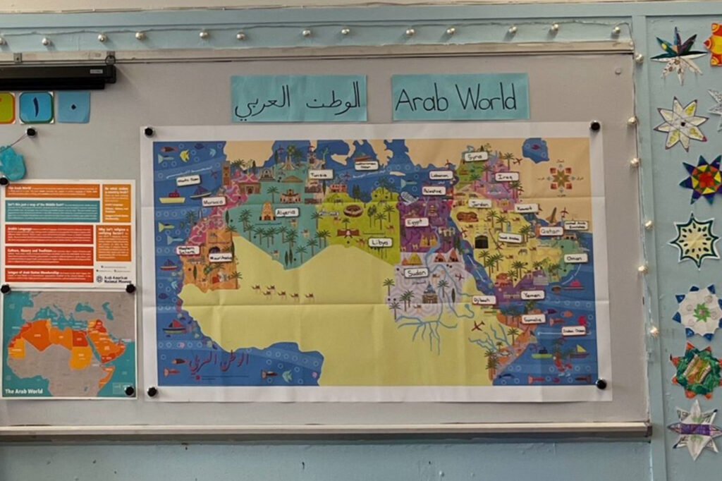 261 young students taught arab 74703167 EFkA96