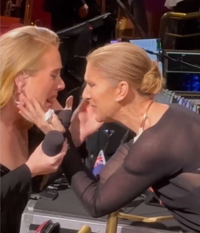 adele bursts tears embraces celine 92512041 jM8TLi