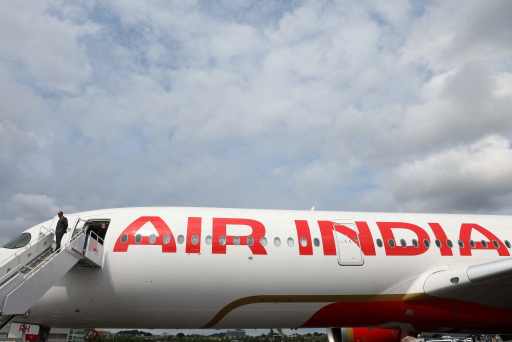 branding air india seen airbus 89854001 o4Lc1j