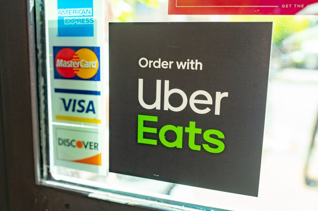 close up logo uber eats 92522724 IZ8ewI