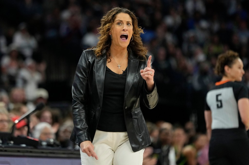 connecticut sun head coach stephanie 91263687 U2p5pV