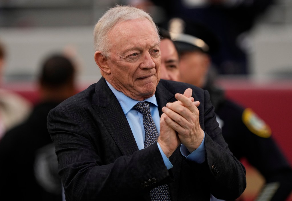 dallas cowboys owner jerry jones 92546422 Y3w9pD