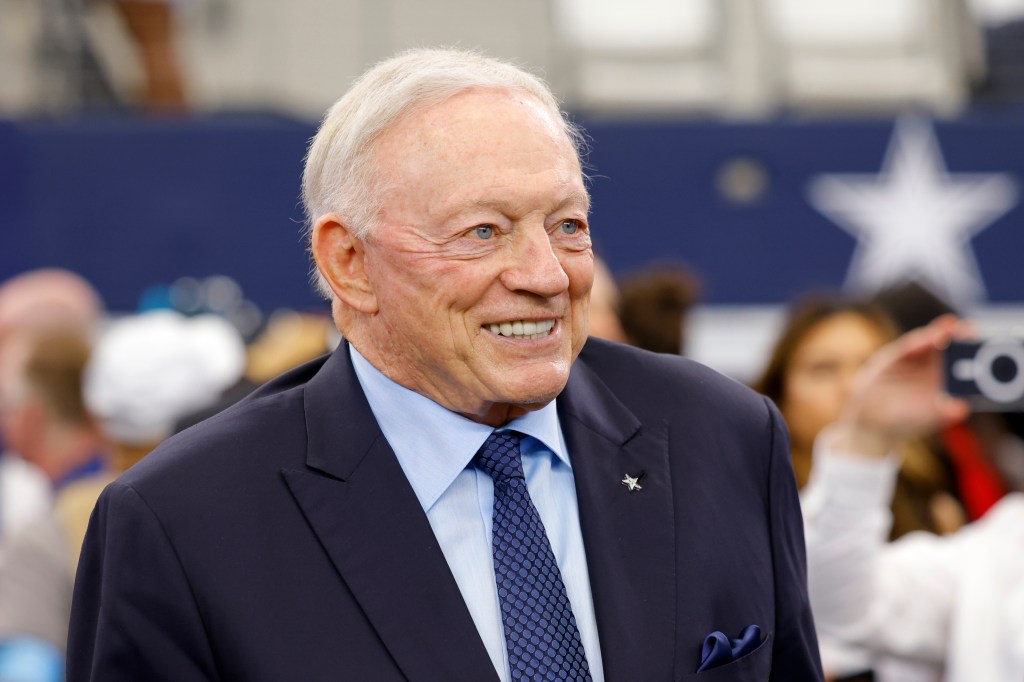 dallas cowboys team owner jerry 91565835 70c752 RZHyTs