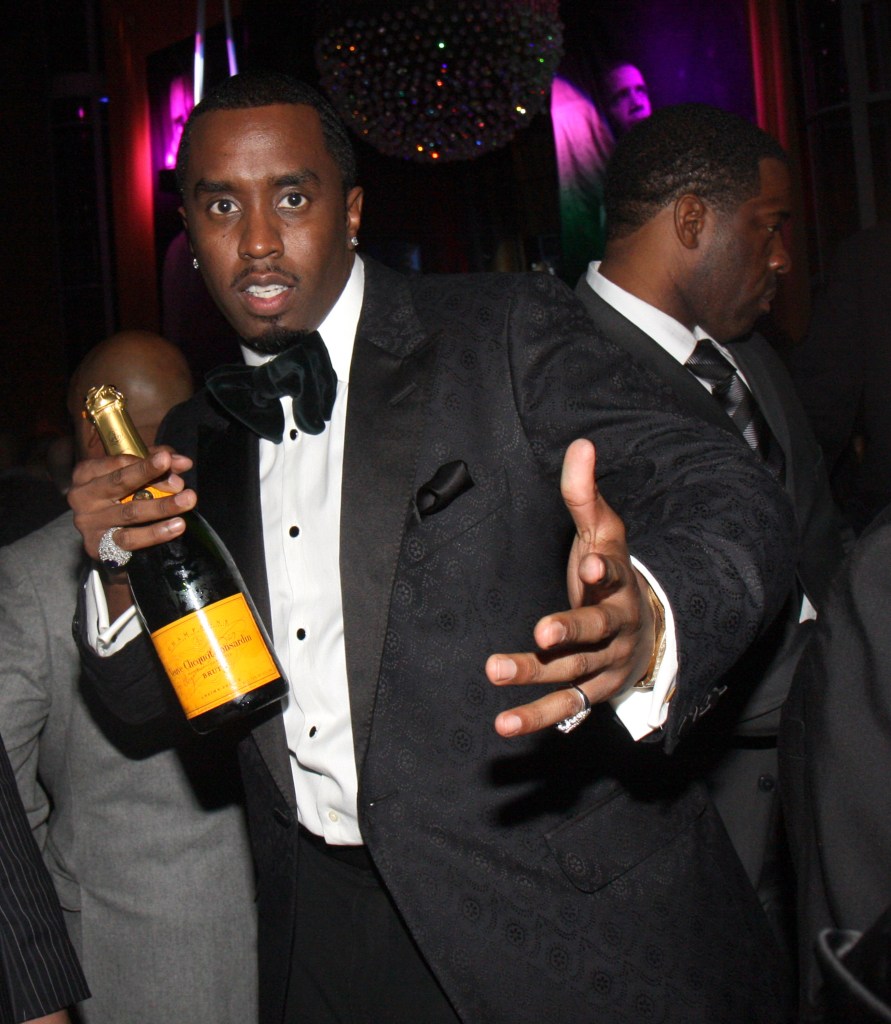 exclusive coverage sean diddy combs 90723175 31fa70 zyLrG5