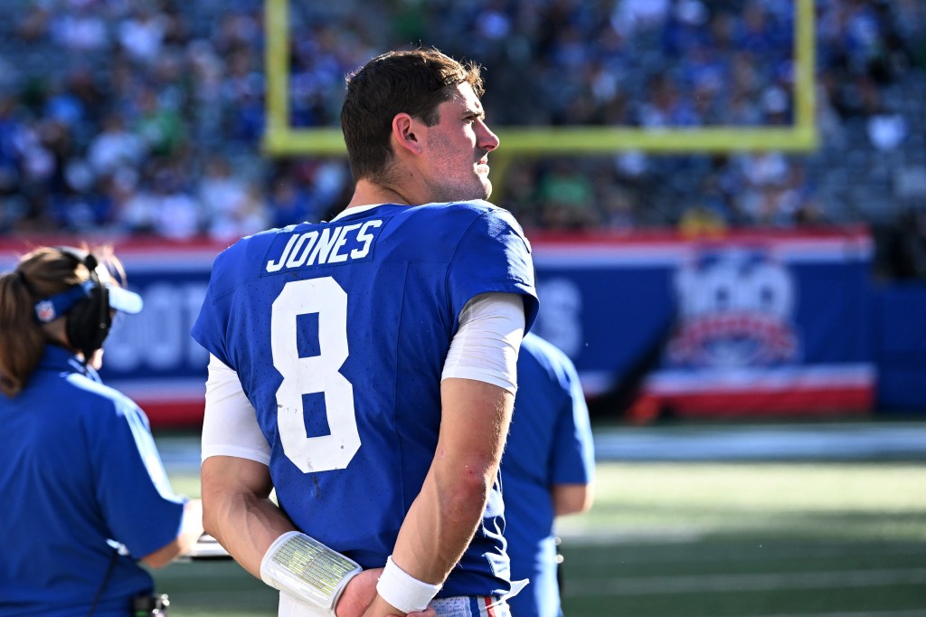 giants quarterback daniel jones 8 92056212 FTbQeW