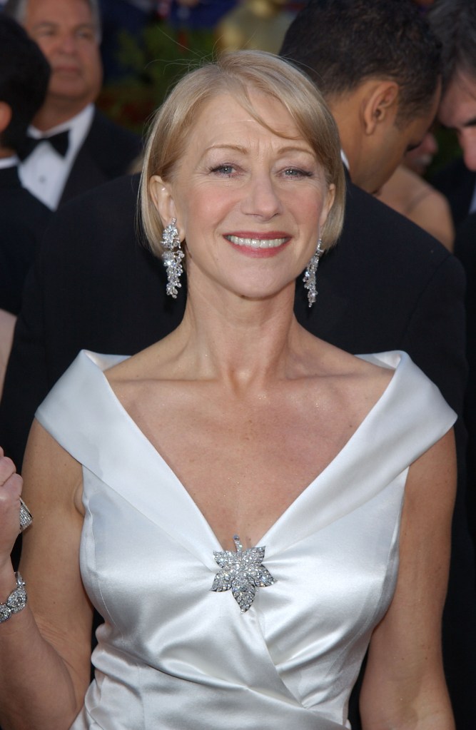 helen mirren arriving 74th annual 60493838 m1mD6B