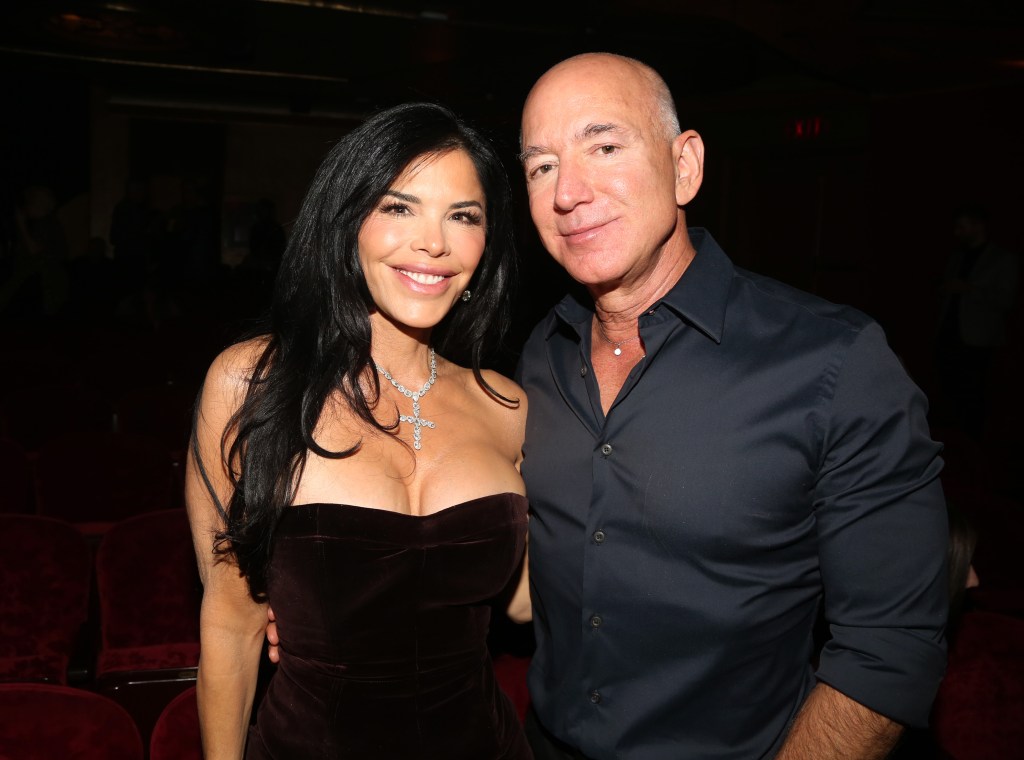 lauren sanchez jeff bezos attend 92070561 iEakLG