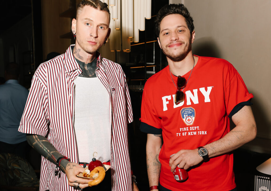 machine gun kelly pete davidson 92702316 VCYRU7