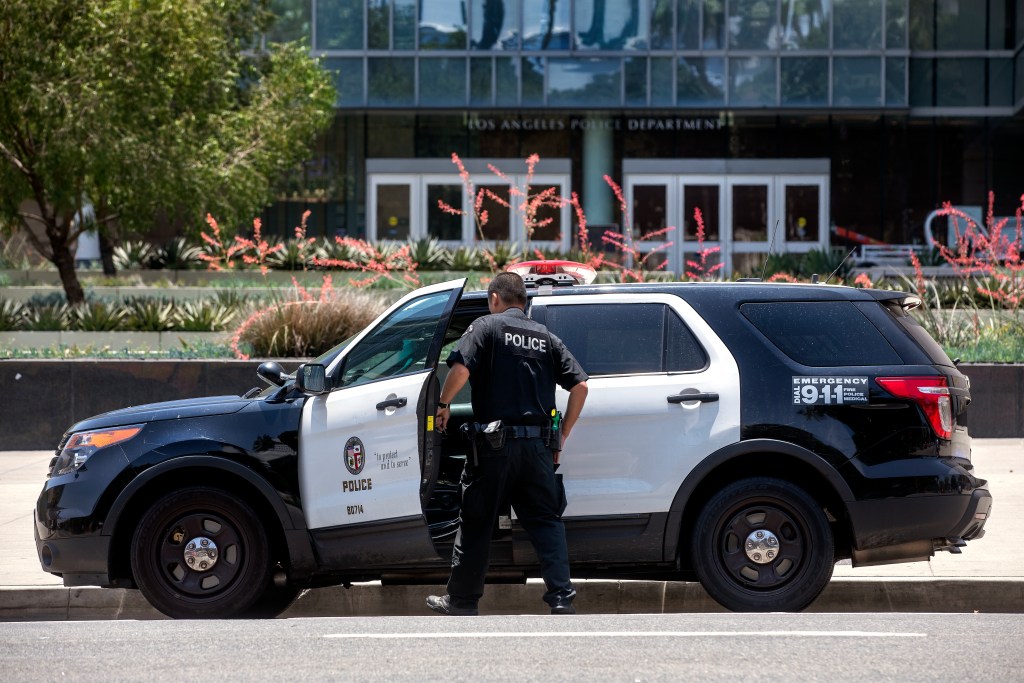 member lapd gets patrol car 91949373 QN4ESh