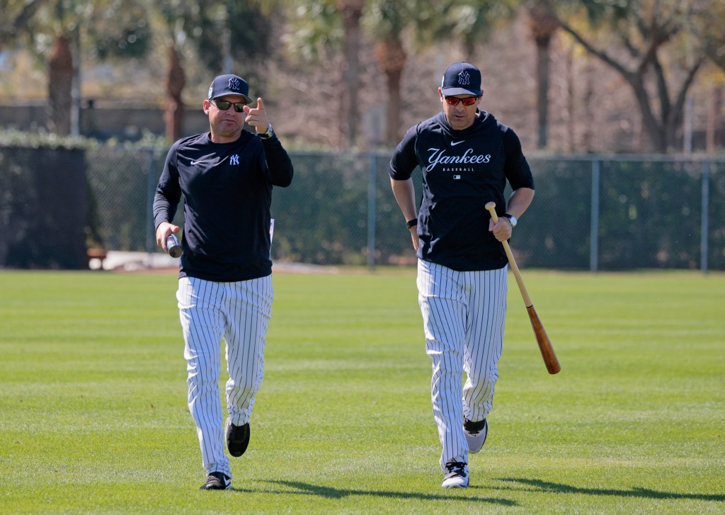 new york yankees bench coach 7037850 Ww7Lhp