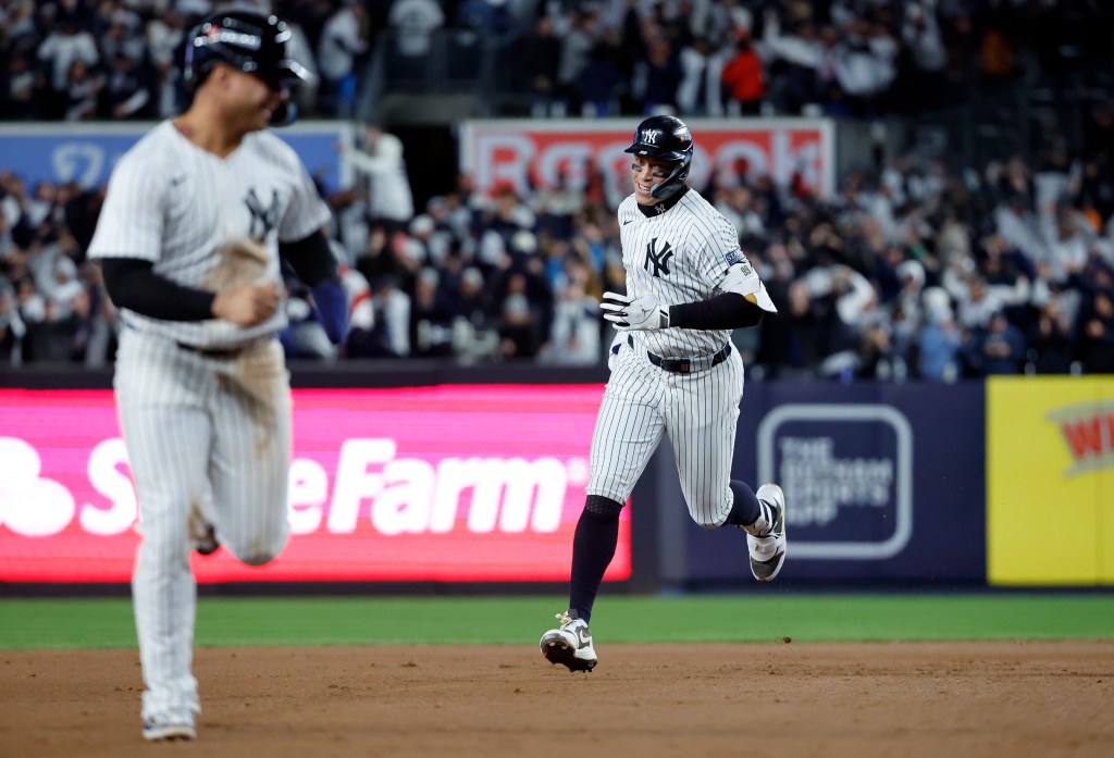 new york yankees center field 91701133 f1q4XJ