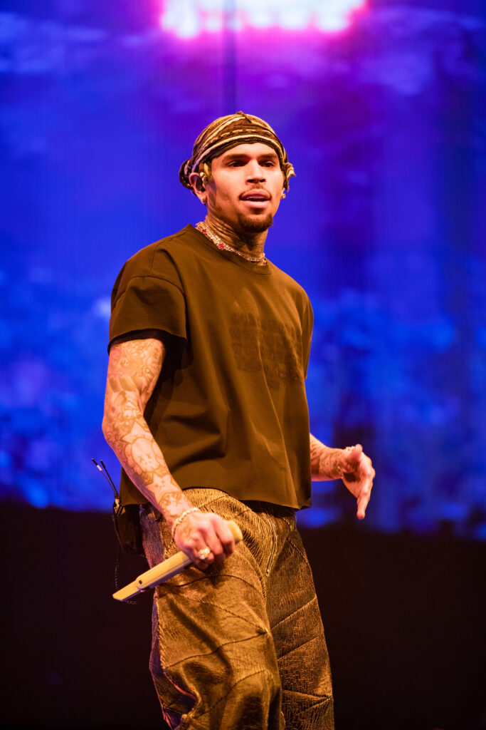 singer chris brown performing crypto 87200999 3dcd86 WWCGk8