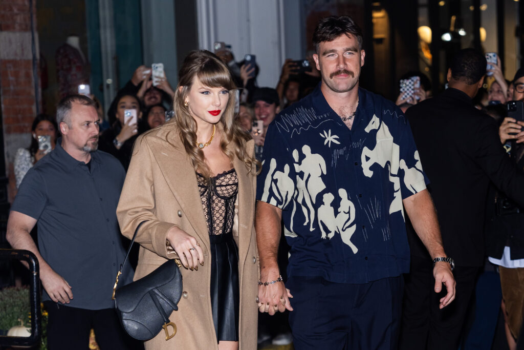 taylor swift l travis kelce 91473427 ojx3e7