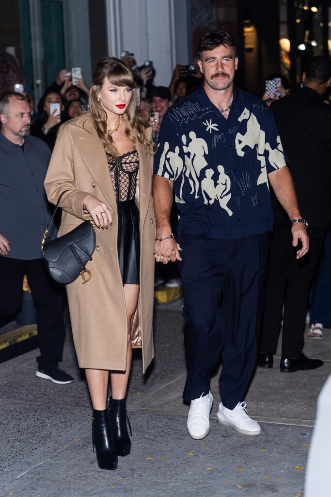 taylor swift l travis kelce 91481688 00bdec uLbK2l