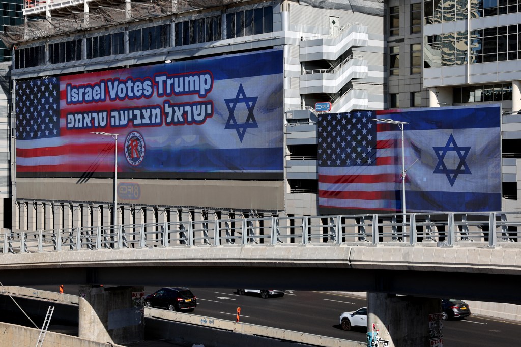 large billboards bearing flags us 92696956 sXauIy