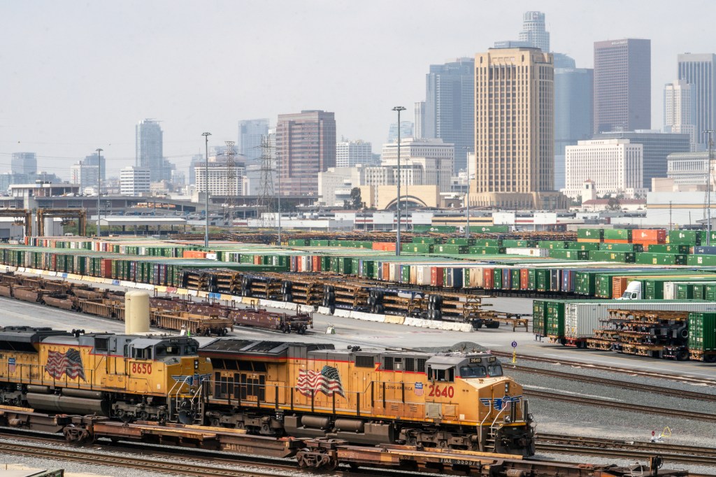 los angeles skyline seen union 92236271 WnjIKZ