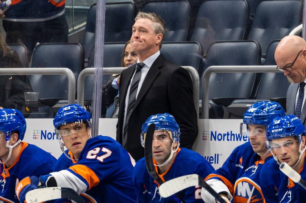 new york islanders head coach 92483881 c6OOng