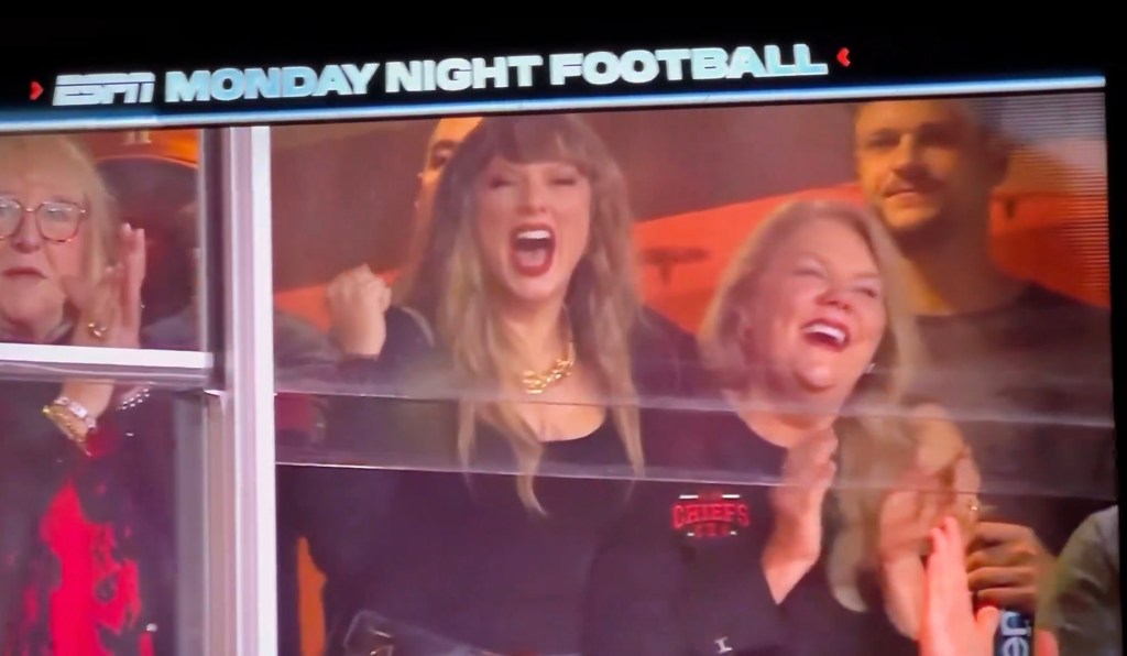 taylor swift gets fired celebrating 93054304