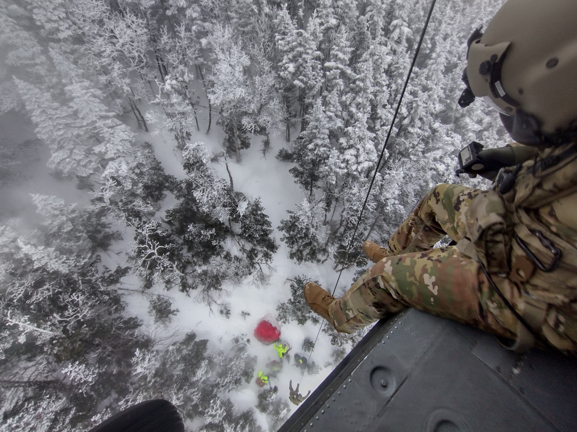 Hypothermic hiker rescued after stranded in waist-deep snow amid wind chills near zero 1 wp content2Fuploads2Fsites2F22F20242F122F471145411 1103793705125991 3846212646159369036 n Pr204e