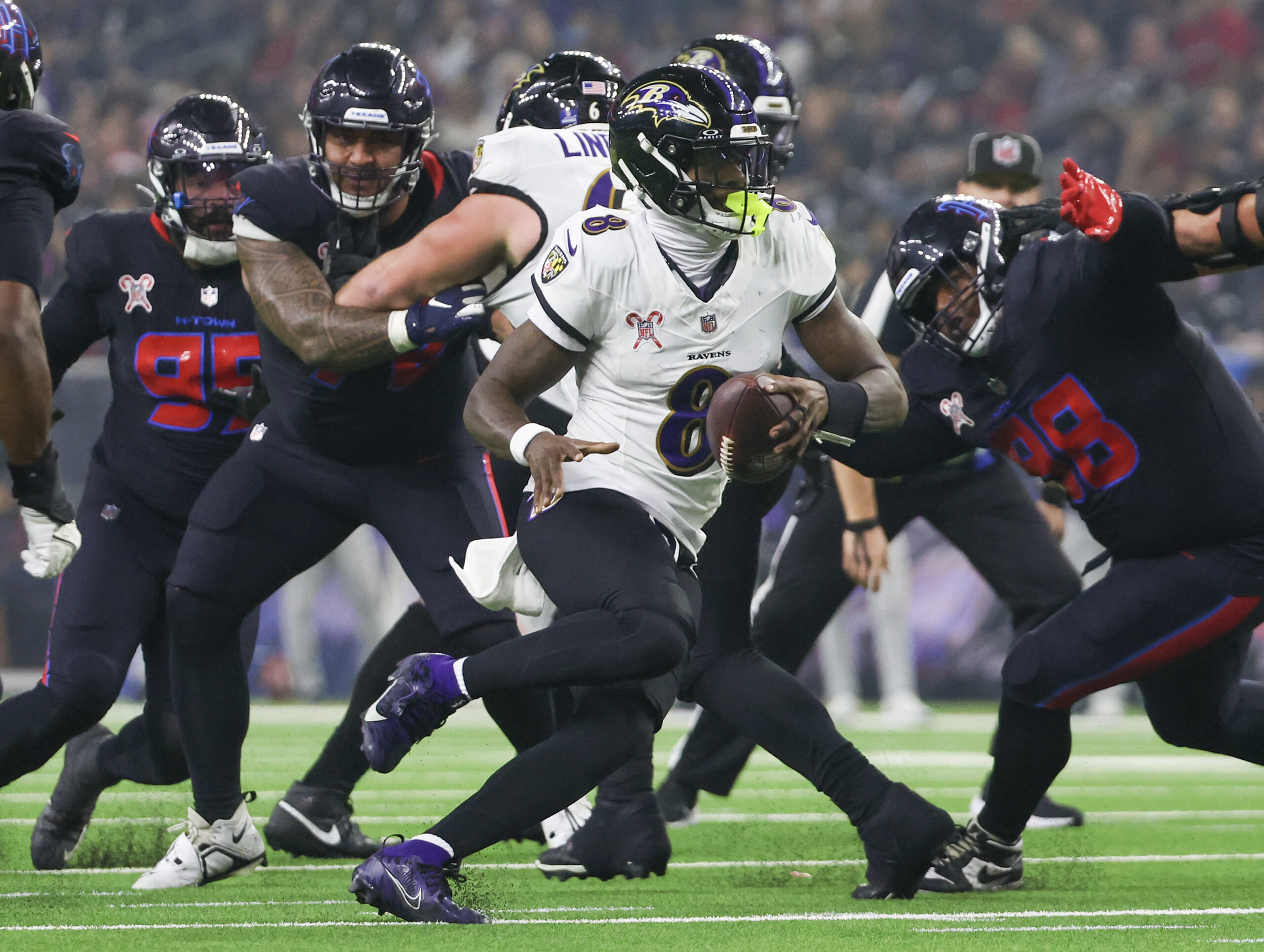 wp content2Fuploads2Fsites2F22F20242F122Fbaltimore ravens quarterback lamar jackson 95852679 K0u39A scaled