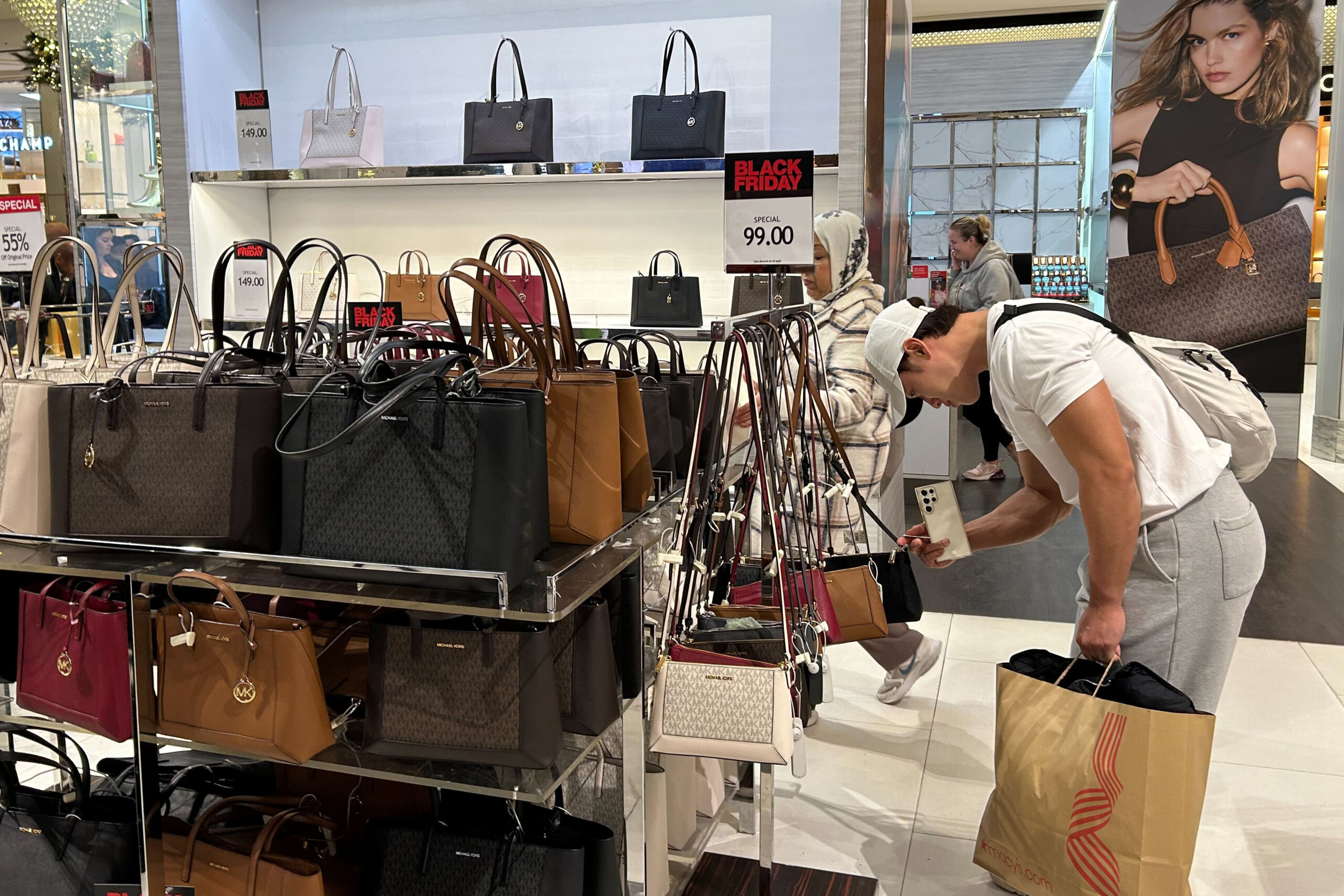 wp content2Fuploads2Fsites2F22F20242F122Fshopper looks handbags macys department 95862534 mL39hP scaled