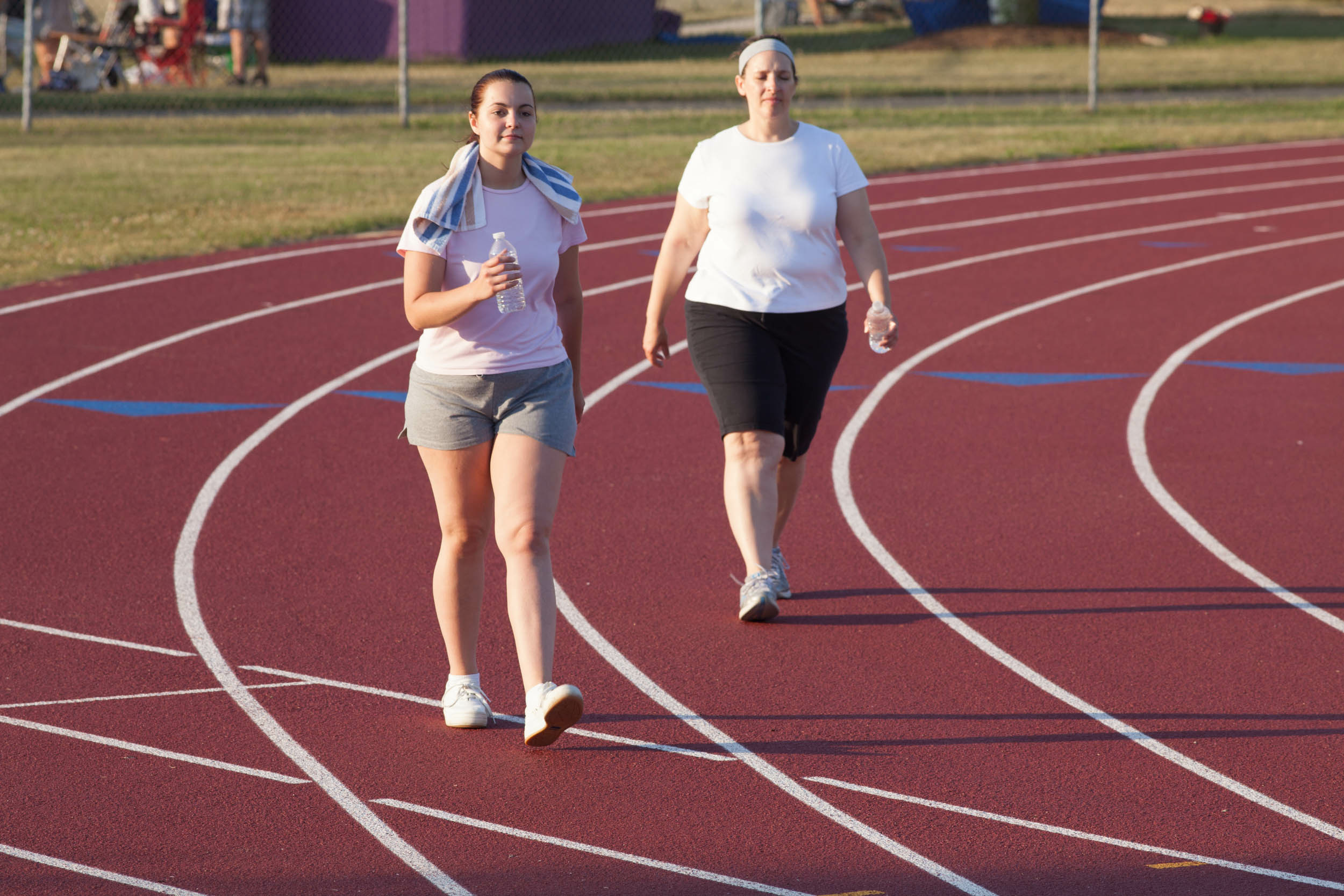 This easy DIY walking test can measure your cardio fitness — you don’t need to visit a doctor 1 wp content2Fuploads2Fsites2F22F20242F122Ftwo women walking highschool track 95895718 9Ize8E