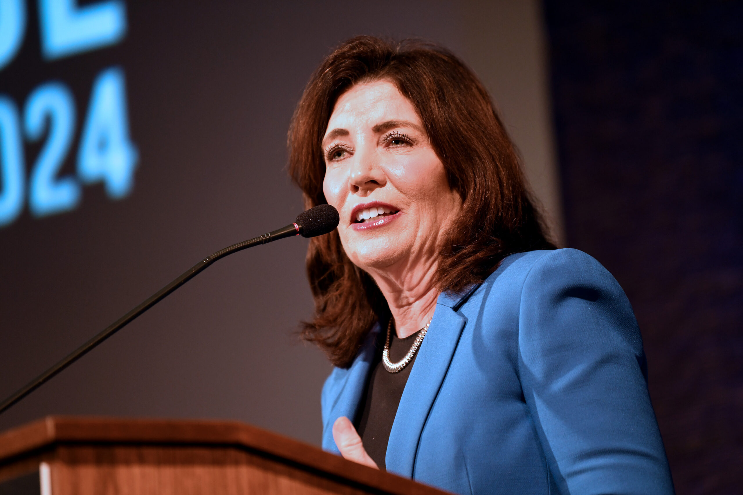 wp content2Fuploads2Fsites2F22F20242F122F120324 ny governor kathy hochul 94690221 4c8095 aK18tI scaled