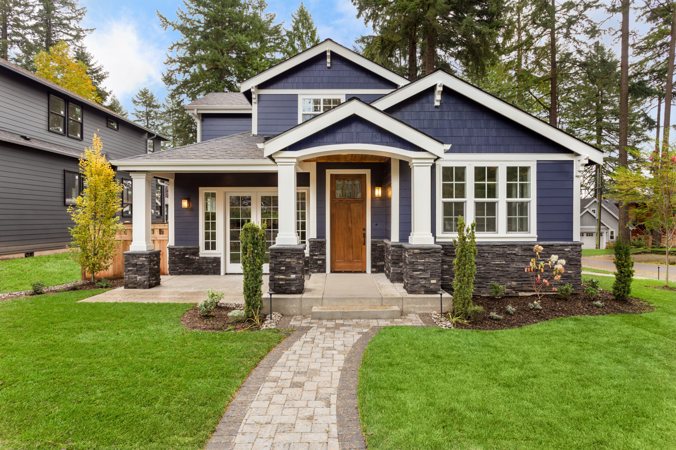wp content2Fuploads2Fsites2F22F20252F012Fbeautiful newly built luxury home 96517160 c1RPJJ scaled