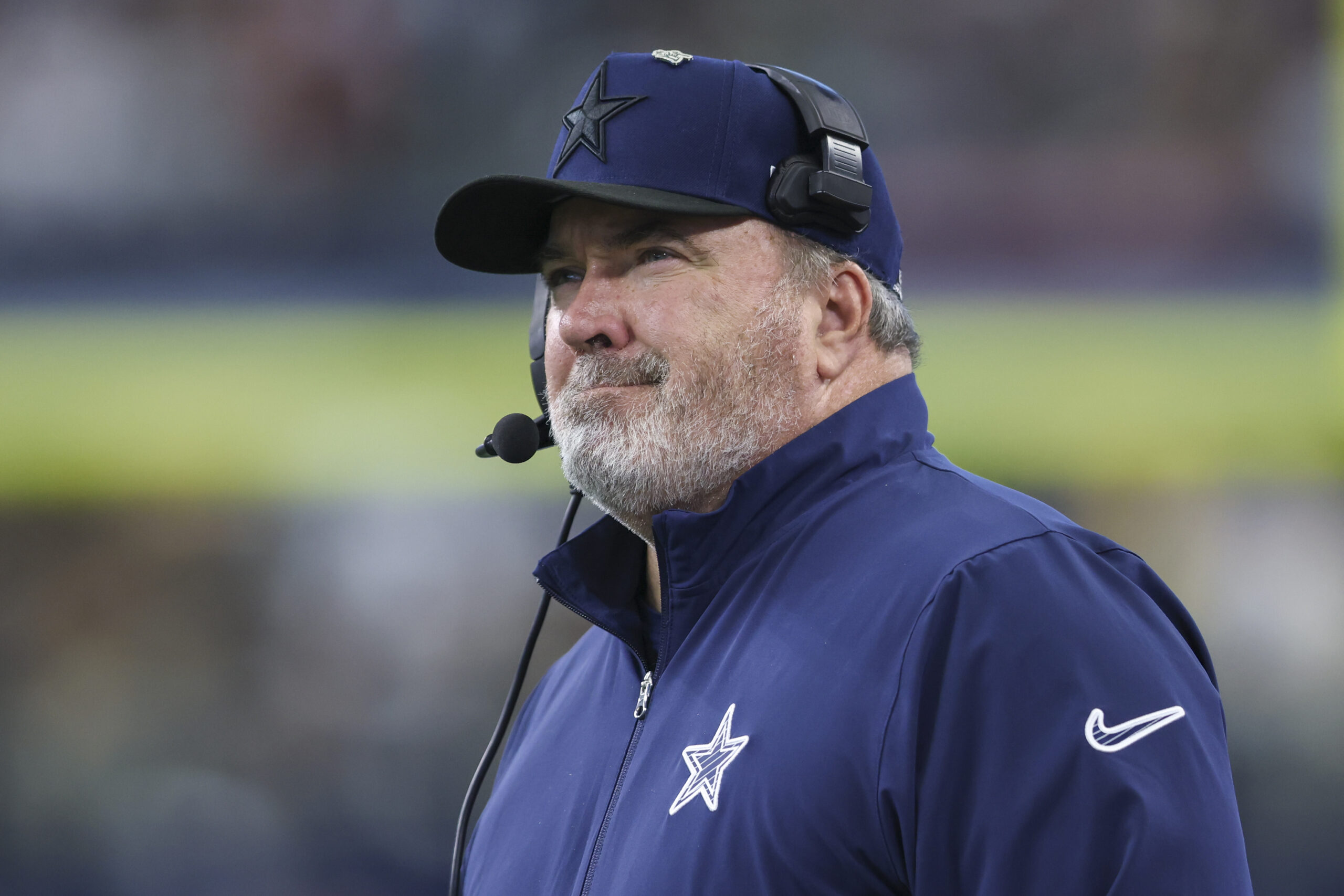 wp content2Fuploads2Fsites2F22F20252F012Fdallas cowboys head coach mike 96267743 kPImL0 scaled