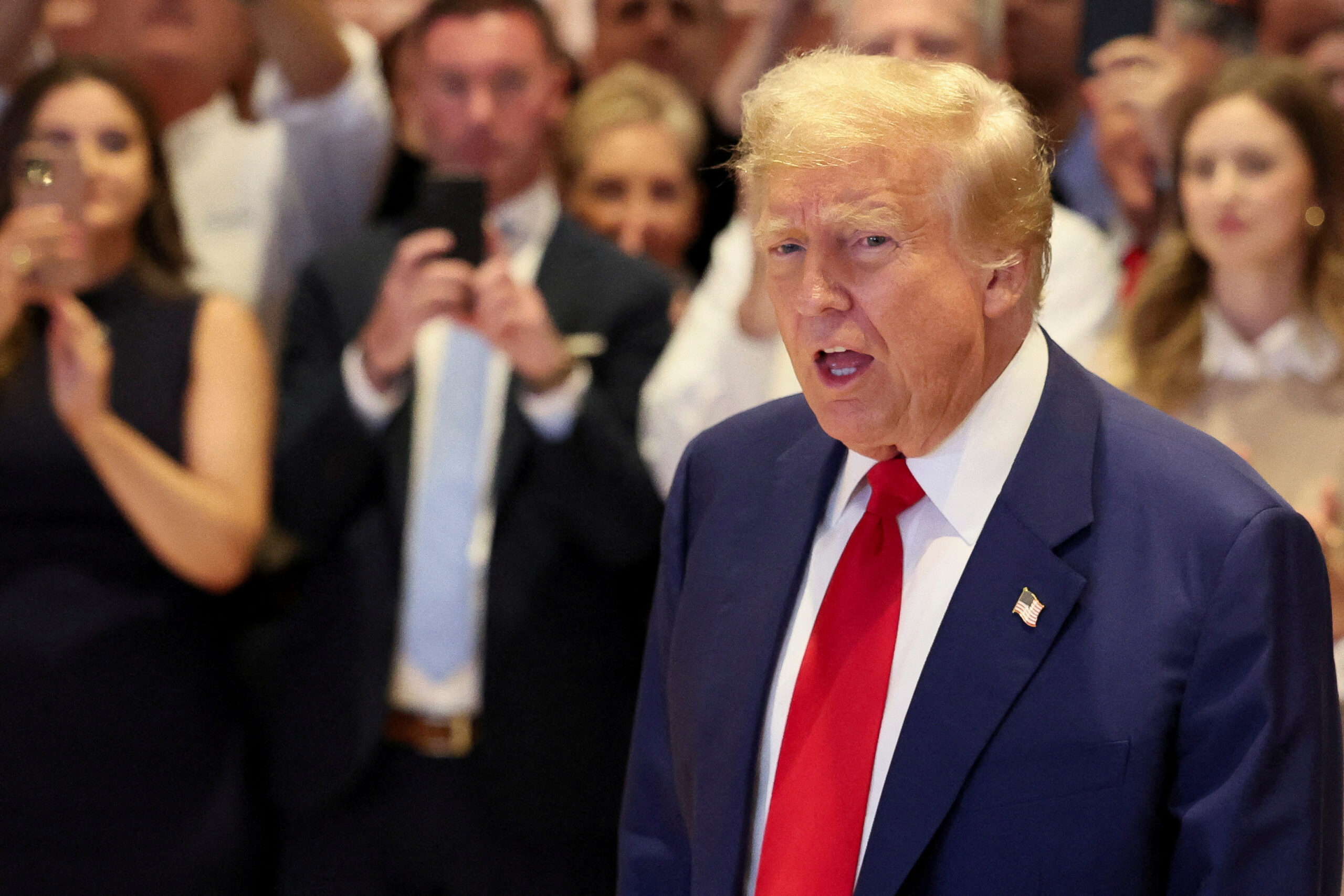 Trump calls on Gavin Newsom to resign as deadly LA fires devastate California: ‘This is all his fault!’ 1 wp content2Fuploads2Fsites2F22F20252F012Fdonald trump attends press conference 96454365 0IqvJN scaled