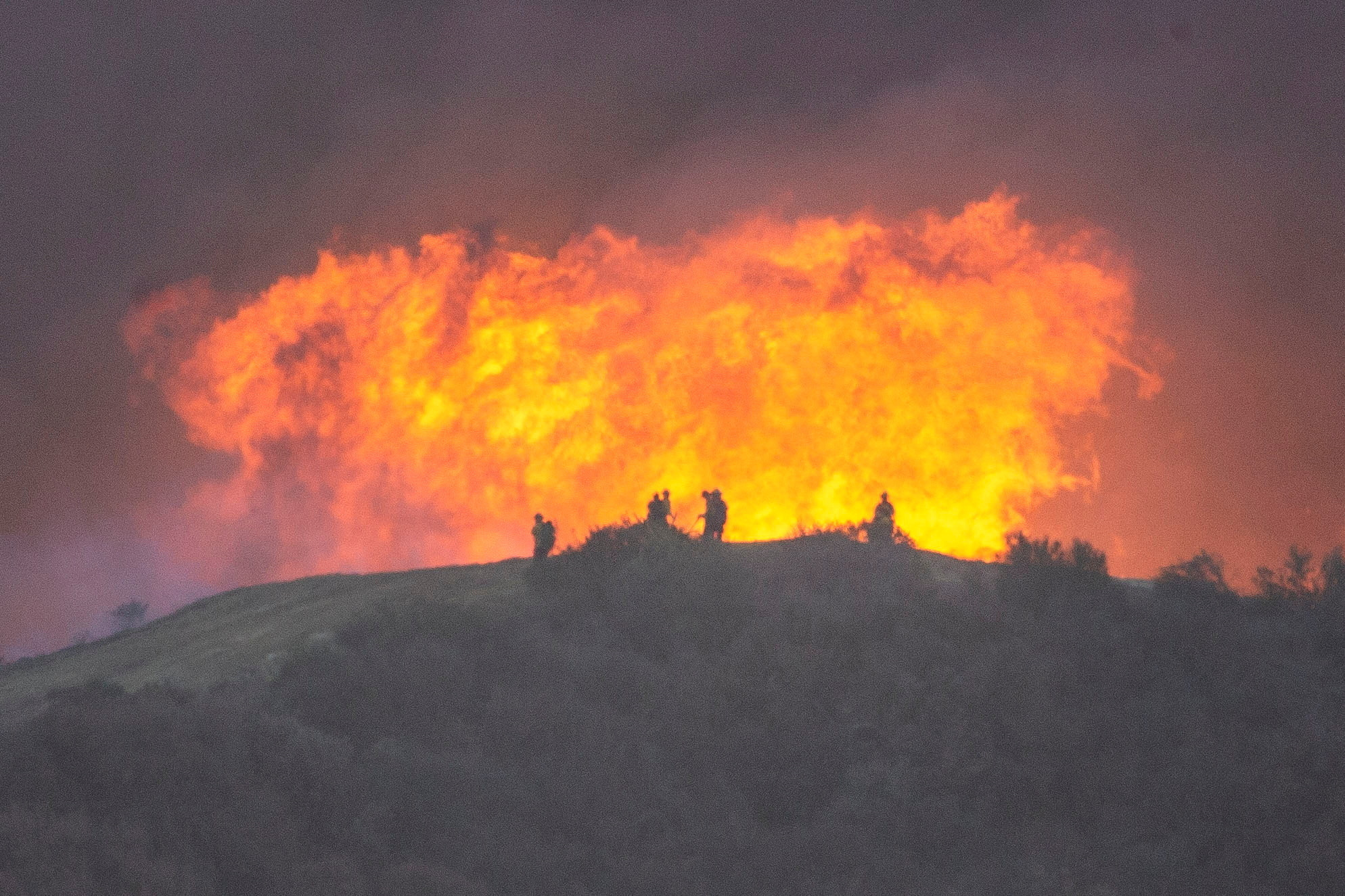 wp content2Fuploads2Fsites2F22F20252F012Ffirefighters battle palisades fire one 96562632 va8tC4