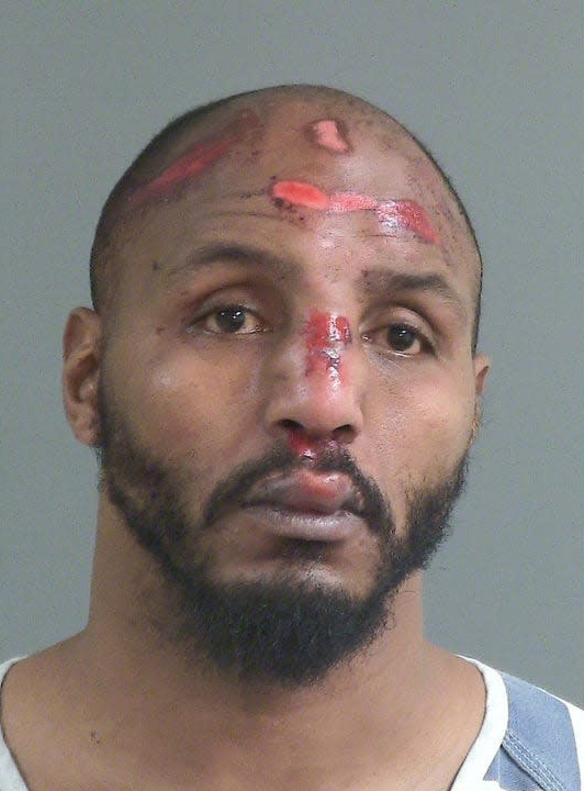 Ex-NFL star Robert Quinn arrested for allegdly fleeing scene of a multi-car accident 1 wp content2Fuploads2Fsites2F22F20252F012Finmatesearch charlestoncounty org results aspx 96552795 3bvnyR
