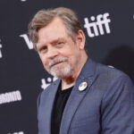 wp content2Fuploads2Fsites2F22F20252F012Fmark hamill attends premiere wild 96602166 Qq8djo