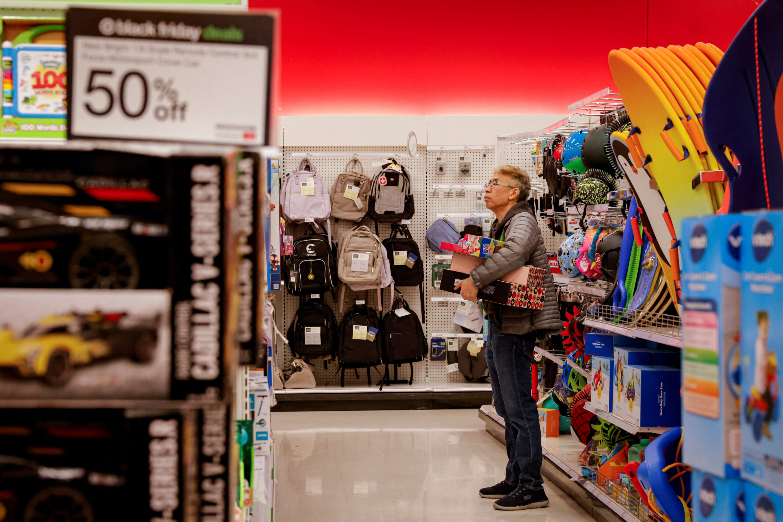 Target announces holiday sales exceeded expectations — but not profit as discounts reign king 1 wp content2Fuploads2Fsites2F22F20252F012Fpeople shop black friday target 95659622 rm9uwb scaled