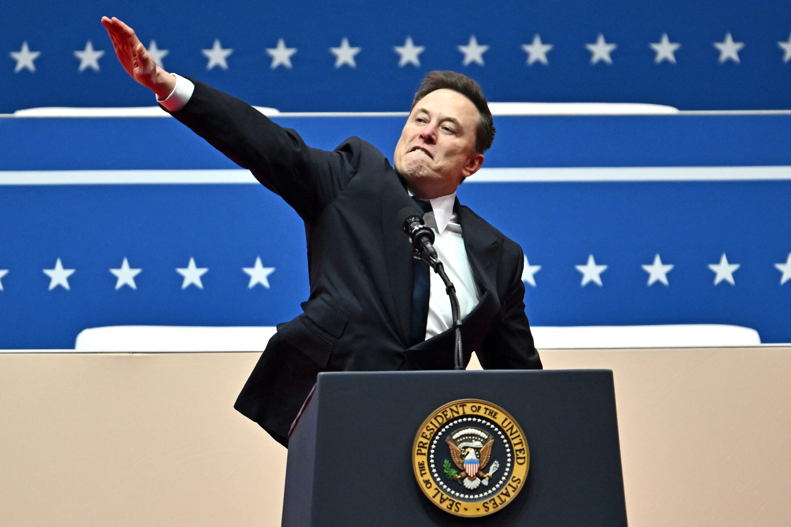 wp content2Fuploads2Fsites2F22F20252F012Ftesla spacex ceo elon musk 97033478 0d6e8b aA10xJ scaled