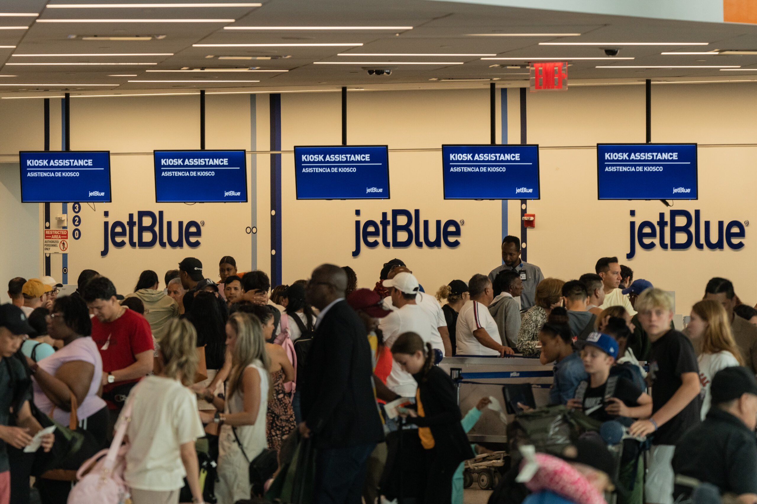 JetBlue hit with $2M penalty from DOT over chronic delays, is forced to offer compensation 1 wp content2Fuploads2Fsites2F22F20252F012Ftravelers line check in jetblue 94848368 z46dcT scaled