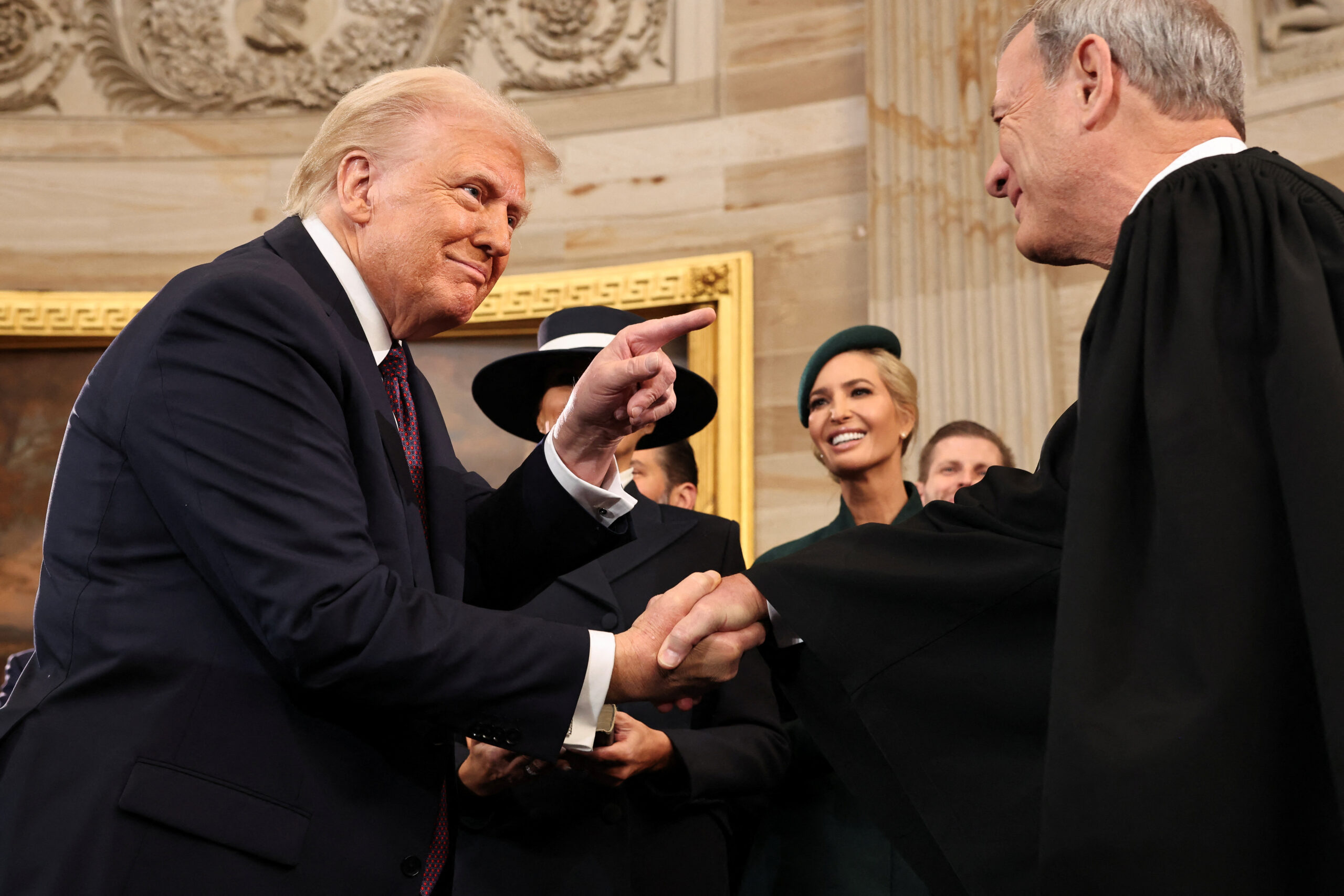 wp content2Fuploads2Fsites2F22F20252F012Fu s president donald trump 97019556 xyOvwj scaled
