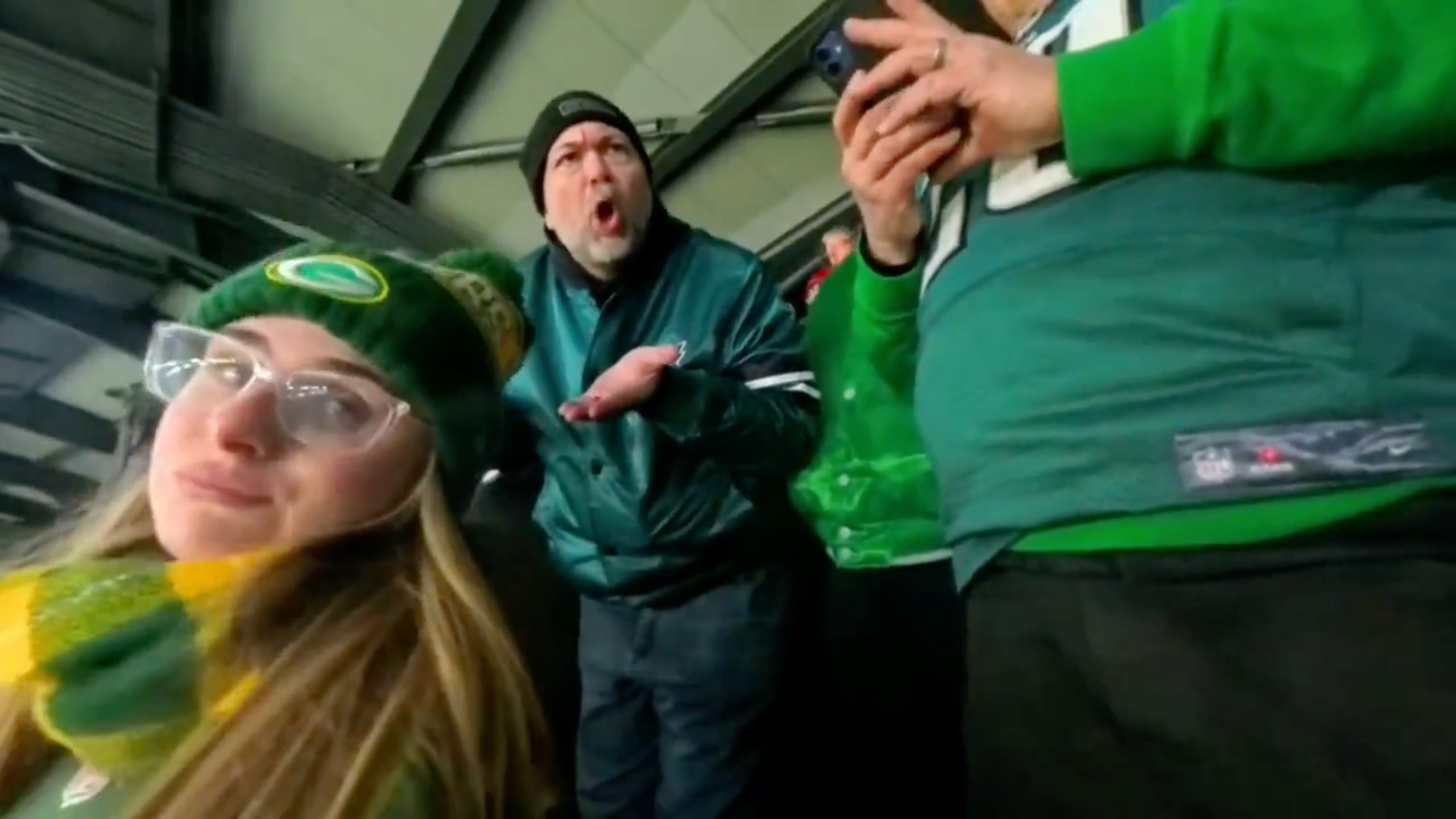 Both sides stink to high heaven in the viral fight between Eagles and Packers fans 1 wp content2Fuploads2Fsites2F22F20252F012Funidentified male philadelphia eagles fan 96687067 c45363 ICTTVG