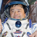 wp content2Fuploads2Fsites2F22F20252F012Fus astronaut leroy chiao gives 96173832 smiHtS