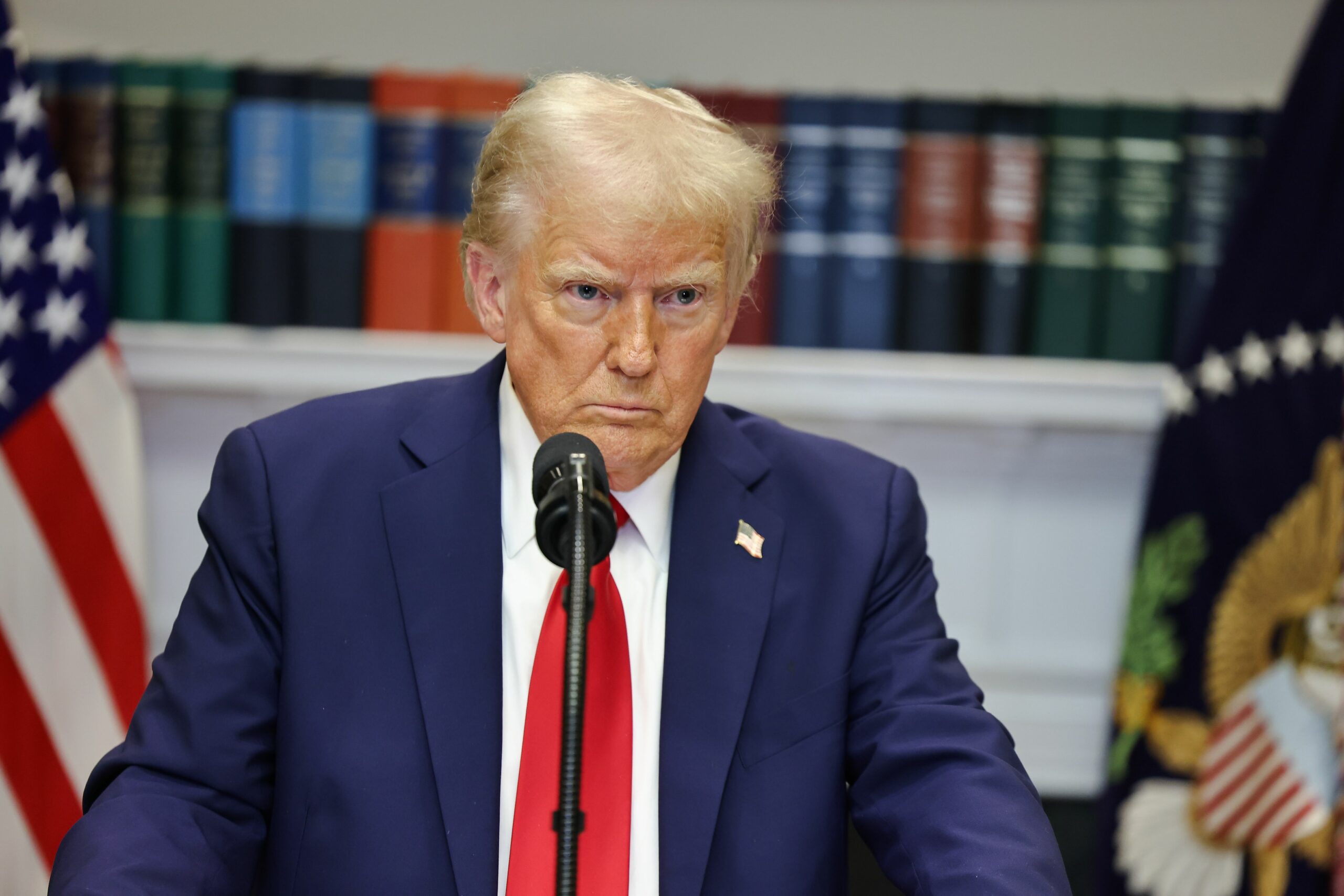 President Trump delivers fresh tariff threats against EU and China 1 wp content2Fuploads2Fsites2F22F20252F012Fus president donald trump delivers 97105711 bE7Cul scaled