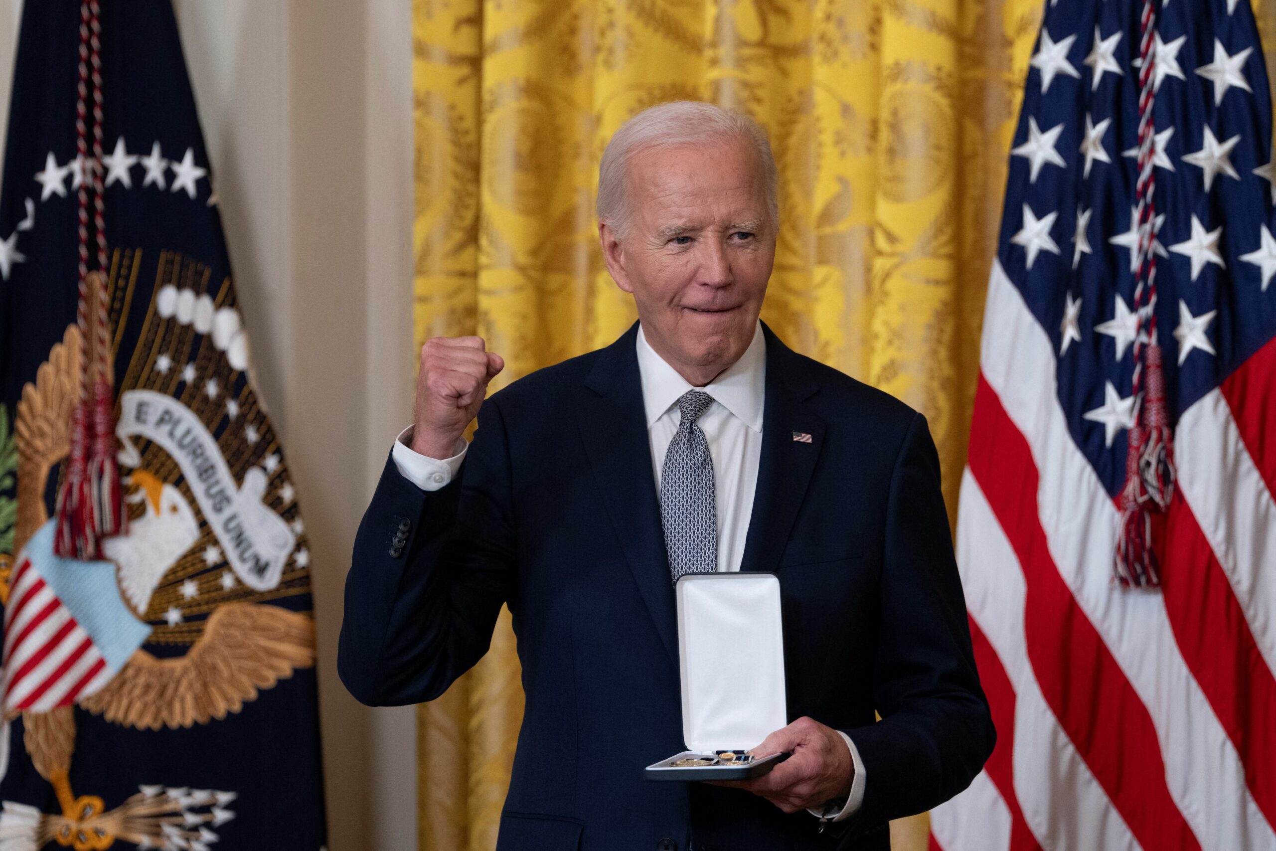 wp content2Fuploads2Fsites2F22F20252F012Fus president joe biden presents 96146137 FV8rYE scaled